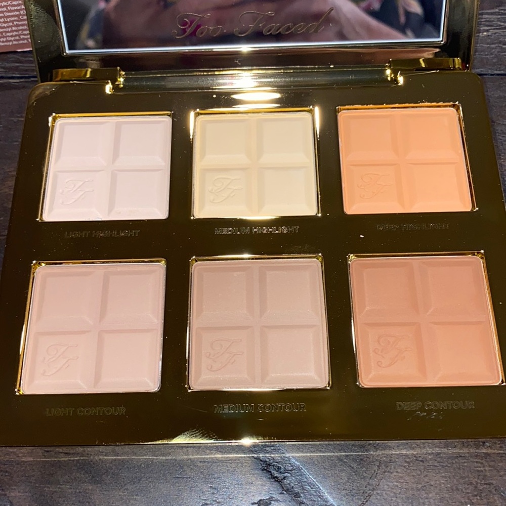 Too Faced Cocoa Contouring and Highlighting Palette